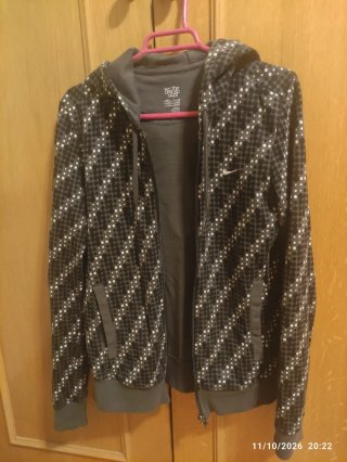 Sudadera Nike con capucha y estampado