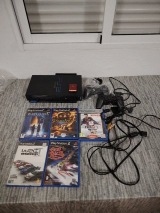 Pacchetto PS2 Fat + 2 controller + 5 giochi Prezzo negoziabile