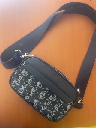 Borsello Lacoste mai utilizzato con cartellino