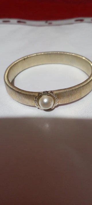Pulsera vintage dorada con perla