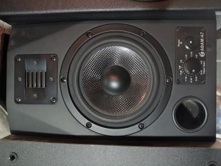 Altavoces Adam A7 autoamplificados