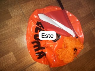 Boya de Pesca Submarina con Bandera