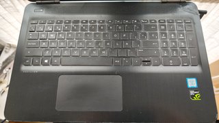 HP Pavilion i5-8300H, 16GB RAM y GTX 1050 4GB