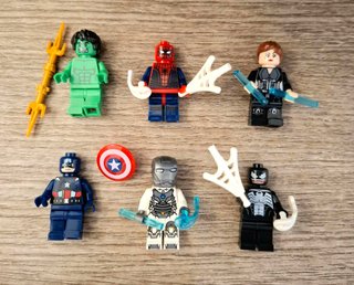 6 Minifiguras Marvel - Hulk, Spiderman, Iron Man..