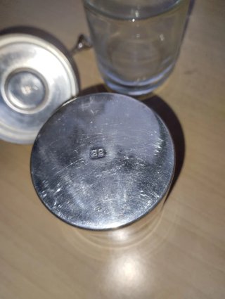 Mostacero antiguo con cuchara