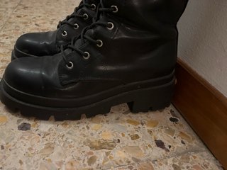 Botas altas negras con cordones talla 38