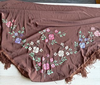 Mantón de Manila Marrón Bordado con flecos