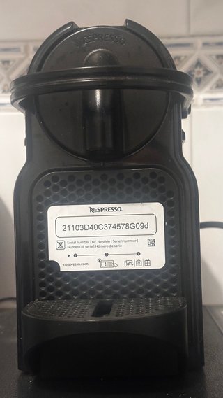 Cafetera Nespresso Inissia Negra
