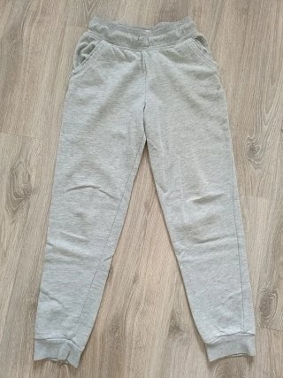 Pantalón gris