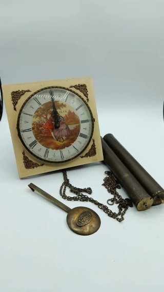 Reloj de pared antiguo 1784