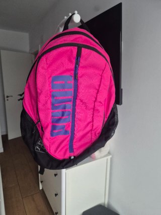 Bolsa deportiva Puma rosa y negra