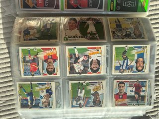 Álbum Cromos Panini Megacracks 2022-23