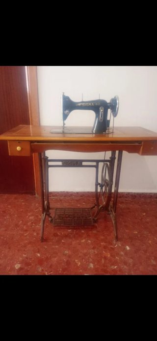 Máquina de coser Sigma antigua