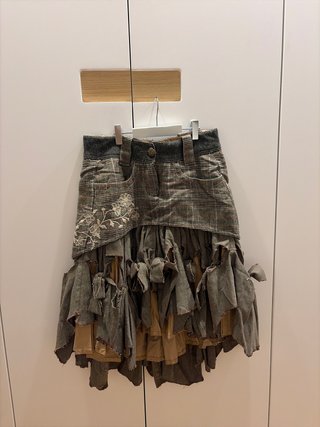 Falda Desigual cuadros y volantes