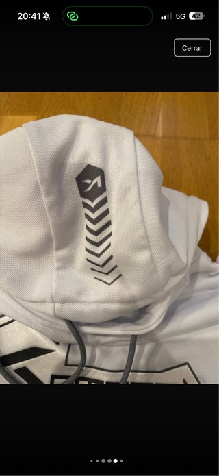 Sudadera deportiva blanca Kombat ¡NO ES ADIDAS!