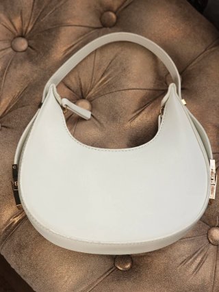 Bolso de hombro blanco