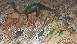 Set di 16 dinosauri vintage anni 80
