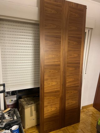 Puertas de Armario en Madera de Nogal