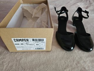 Sandalias Camper, charol negro, talla 41