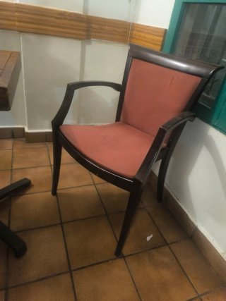 Sillas de ebanistería madera y tela