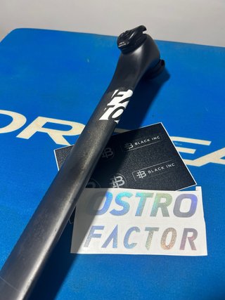 Tija de sillín Factor BLACK INC