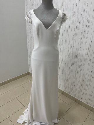 Vestido de novia liso con espalda de encaje