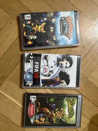 3 Giochi per PSP: Dexter, Ratchet e FIFA 08