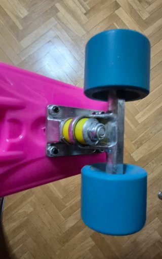 Monopatín Fucsia Estilo Cruiser