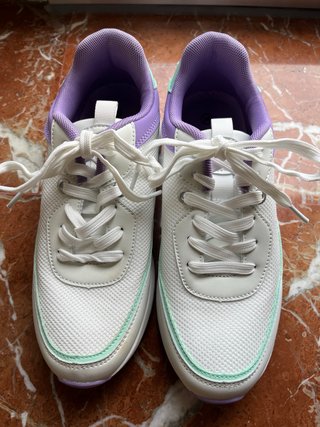 Bambas Deportivas Blancas y Moradas
