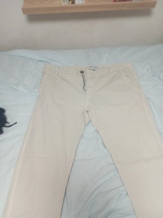 Pantalones chinos beige