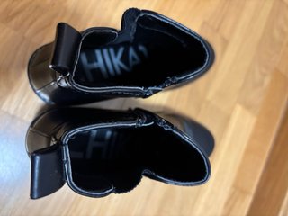Botines Chika10 negros tacón