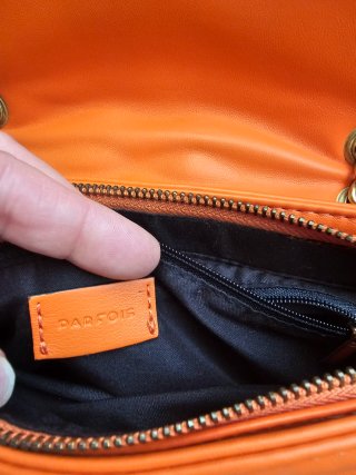 Bolso Elegante Naranja con Cadena