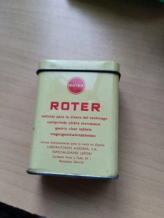 Caja metálica antigua ROTER