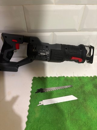 Sierra sable a batería Kraftixx KX-RS 18/1 Li