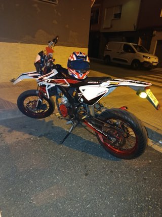 RIEJU MRT TROPHY Supermotard Roja y Blanca