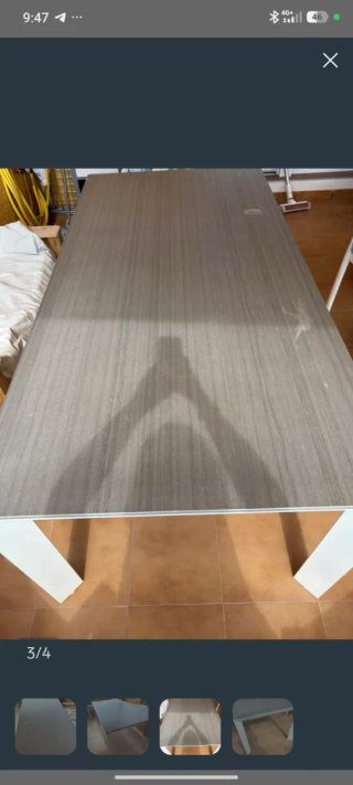 Tavolo da giardino grigio e bianco