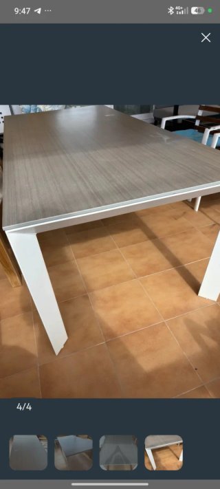 Tavolo da giardino grigio e bianco