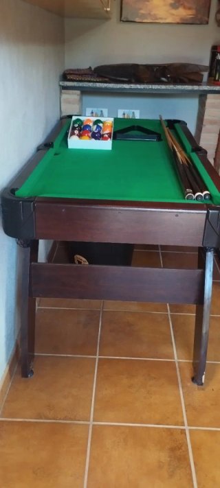 Mesa de Billar con Accesorios