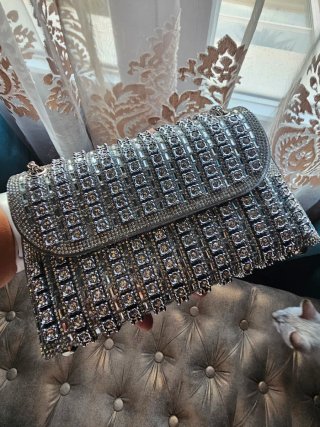 Bolso de fiesta plateado con pedrería