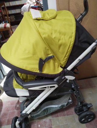 Carrito de bebé plegable
