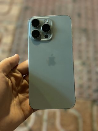 iPhone 15 Pro Max Gris