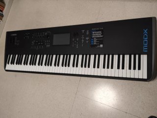 Yamaha MODX8 Sintetizador