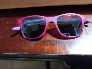 Gafas de sol infantiles moradas