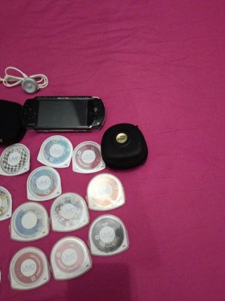 Sony PSP Nera + Accessori