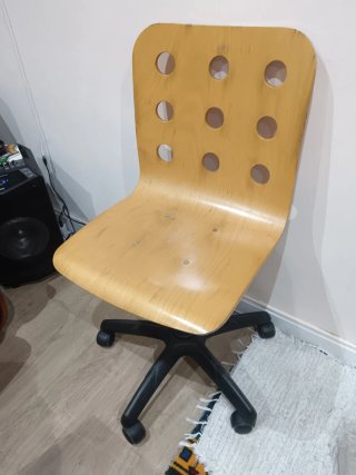 Silla de oficina de madera