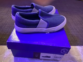 Zapatillas infantiles benetton azules talla 29