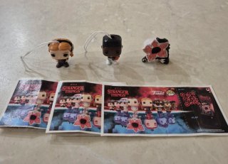 3 Personaggi Kinder Stranger Things con cartine