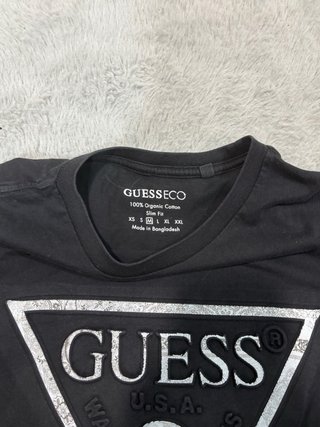 T-shirt Guess Preta | Tamanho M