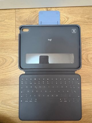 Cover con Tastiera Logitech Rugged Folio - iPad 10ª
