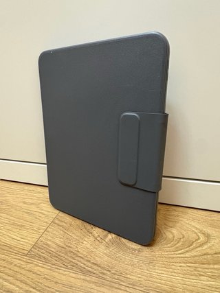 Cover con Tastiera Logitech Rugged Folio - iPad 10ª